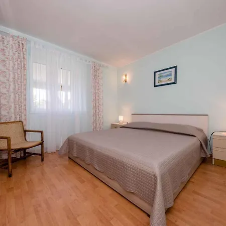 Apartment In Kampor/insel Rab 26301 *