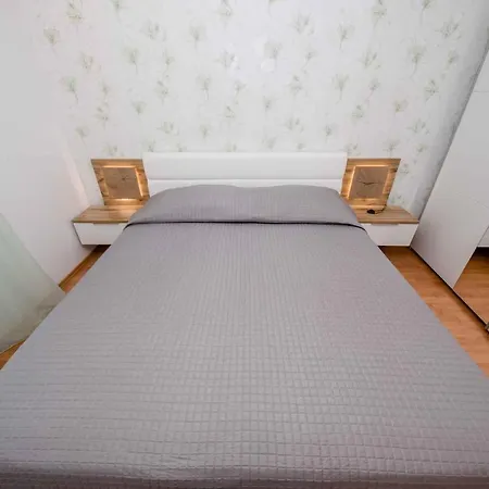 Apartment In Kampor/insel Rab 26301 *