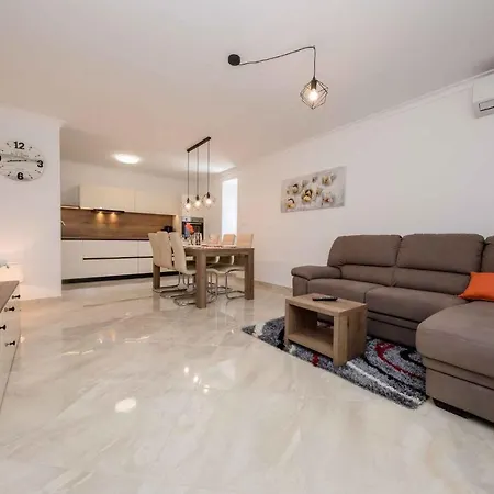 In - Insel Rab 26301 * Kampor