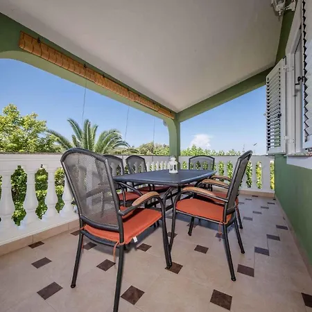 In - Insel Rab 26301 * Kampor